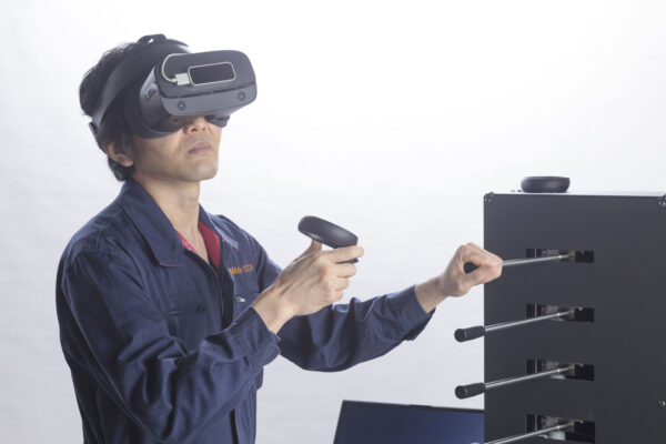 VRでスポーツトレーニングやクレーン操縦訓練を体験！